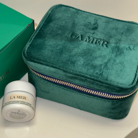 La Mer the moisturizing Soft Cream with emerald Velvet Case brand new - Picture 15 of 16